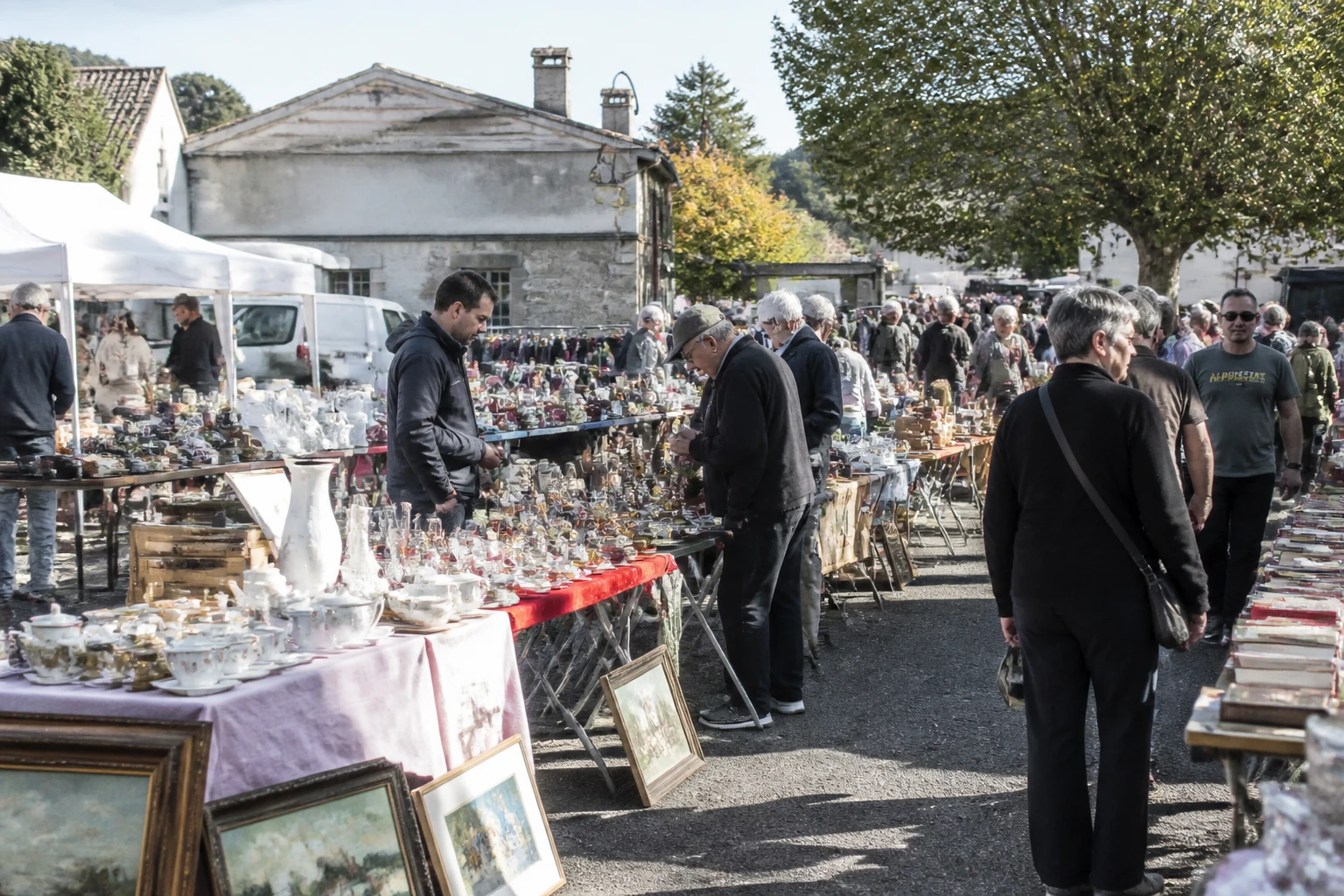 Brocabrac : trouver, publier et vérifier une brocante